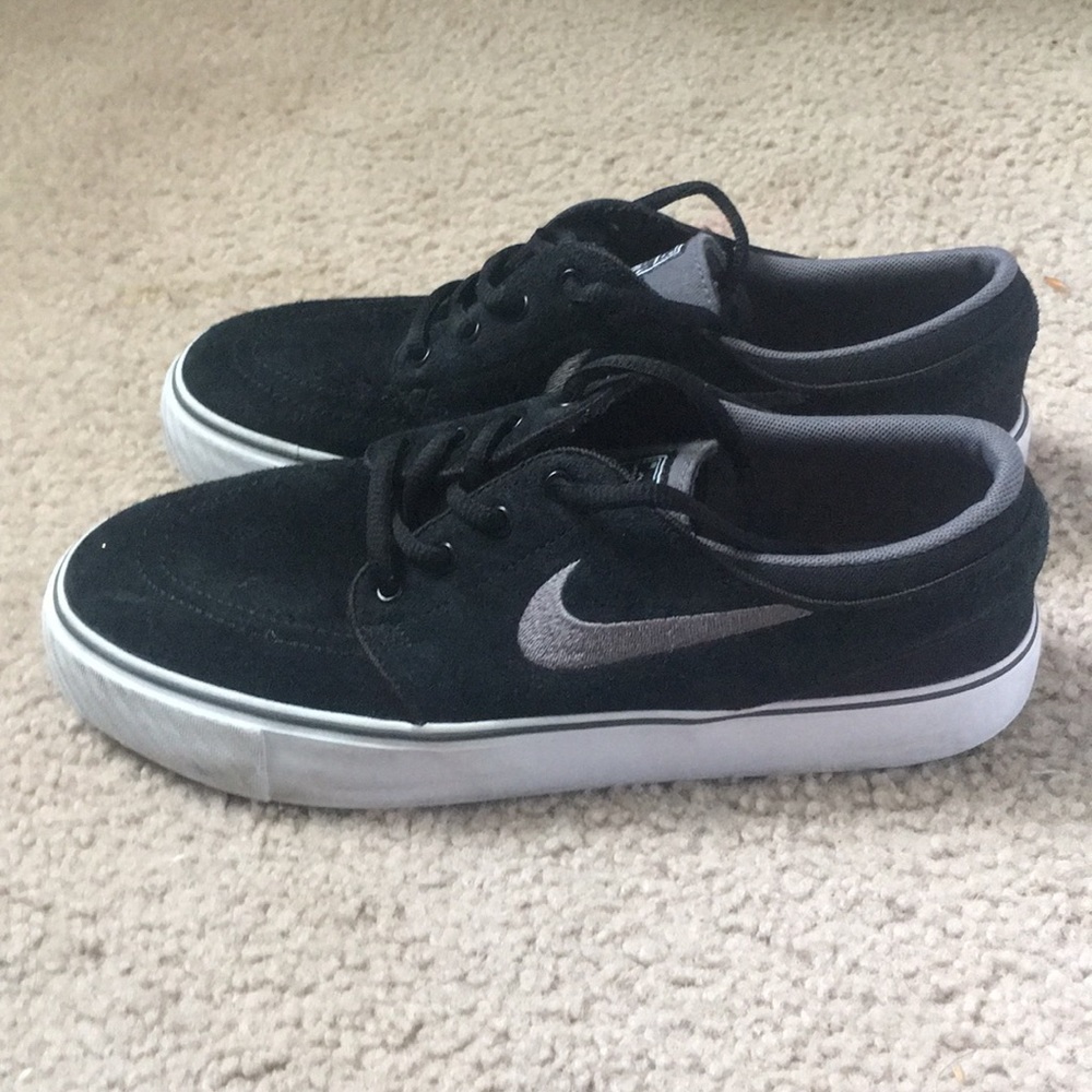 Nike skateboarding shoes